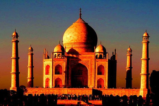 You are currently viewing A Tale of Love and Royalty: 2 Nights 3 Days Golden Triangle Tour
