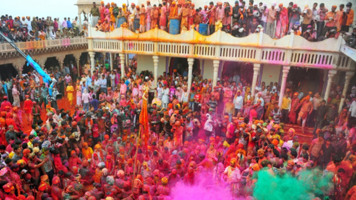 You are currently viewing Celebrating Holi in Mathura