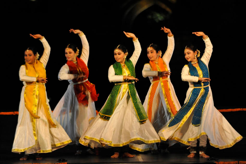 You are currently viewing Captivating Traditional Kathak Dance in Lucknow